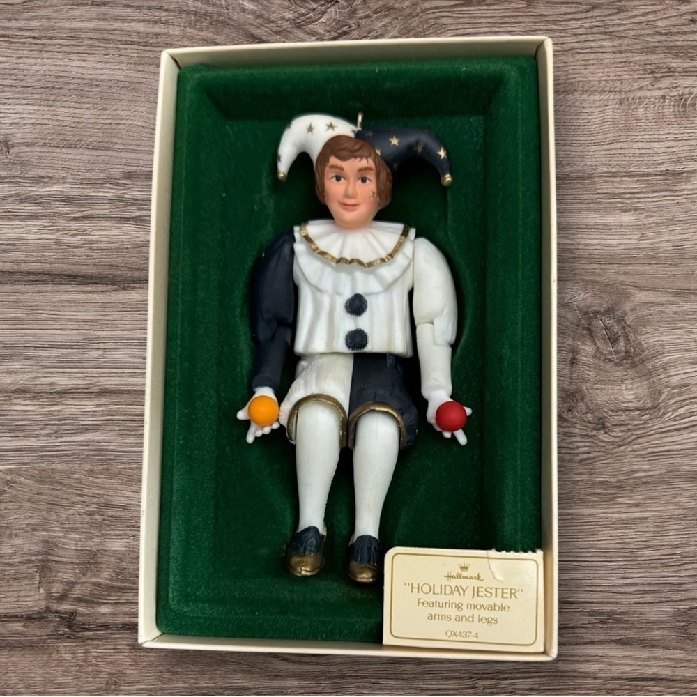 Vintage Hallmark Holiday Jester 1984